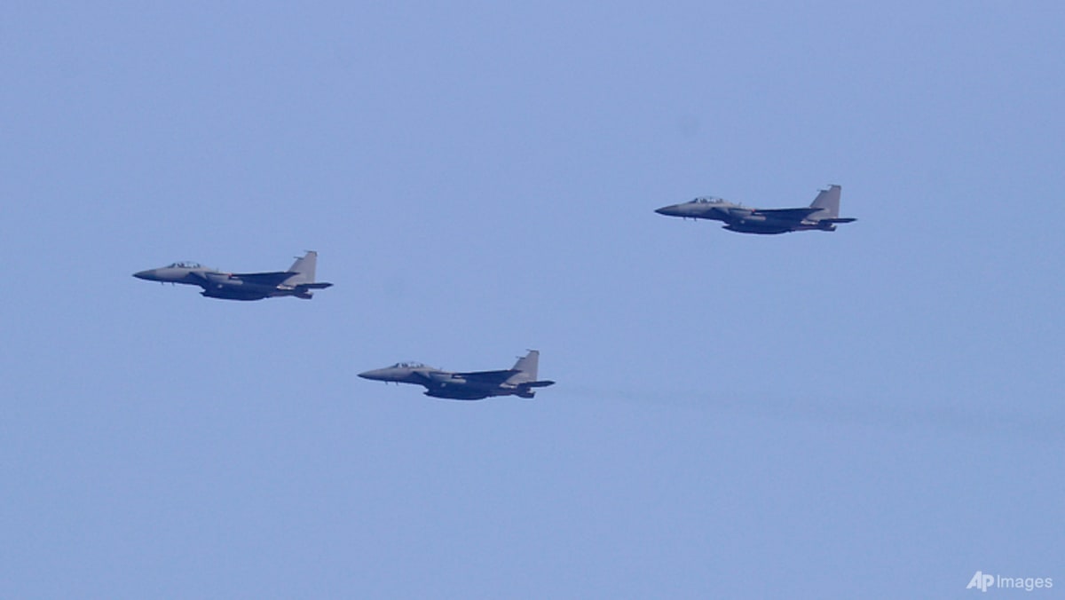 Seoul says Chinese, Russian military aircraft enter its air defence zone
