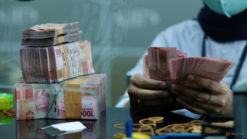 Nilai tukar rupiah akan terus menguat hingga akhir tahun ini, menurut Gubernur BI Nilai tukar rupiah akan terus menguat hingga akhir tahun ini, menurut Gubernur BI