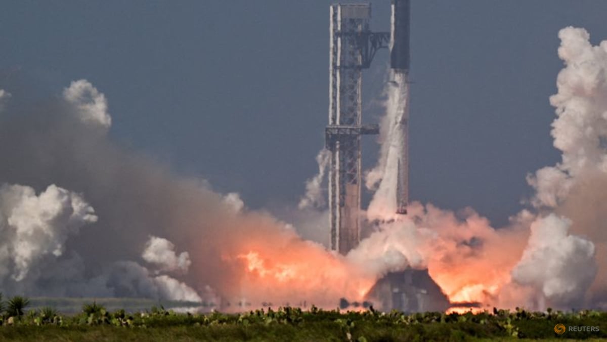 FAA orders SpaceX to investigate Starship booster mishap