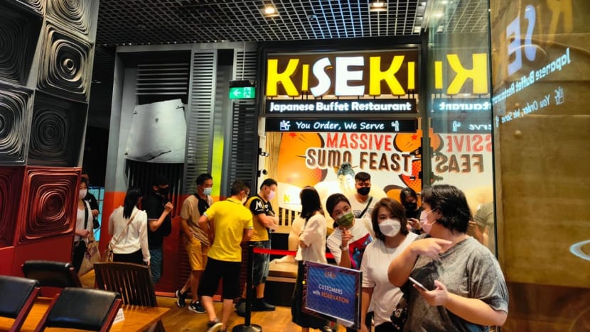 Self-service buffets are back, but some buffet restaurants are still serving food to customers