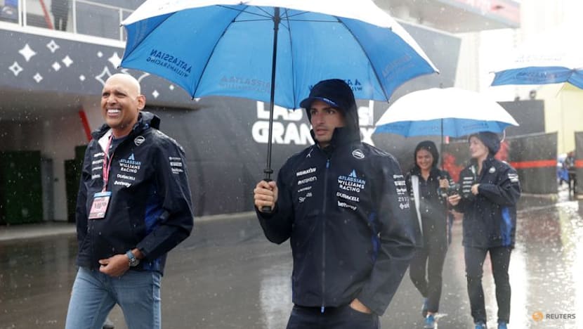 F1 drivers wary of wet start to Vegas weekend