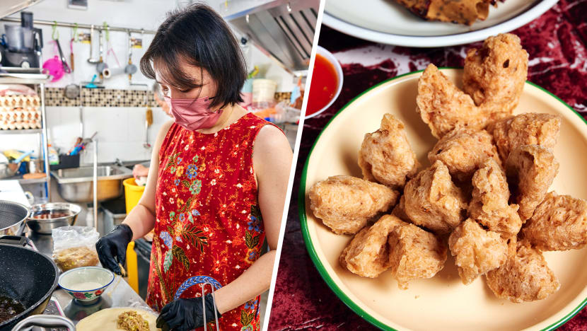 Engineering Grad Sells Hard-To-Find Indonesian Snacks, Indon Embassy Staff Flock To Her Stall Engineering Grad Sells Hard-To-Find Indonesian Snacks, Indon Embassy Staff Flock To Her Stall