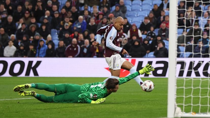 Roma tame Midtjylland, Malen double earns Villa win over Young Boys