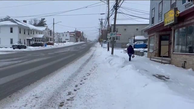 美国感恩节周末遭暴风雪侵袭 上千趟航班取消延误