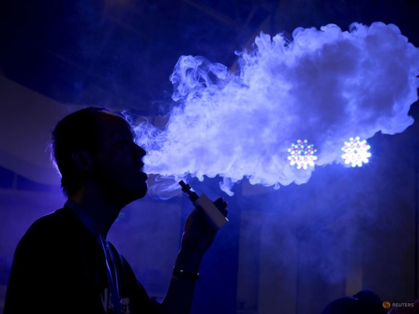 Commentary: No, vapes aren’t 95% less harmful than cigarettes. Here’s how this decade-old myth took off