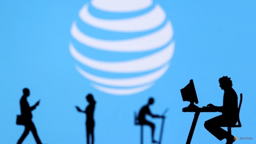 AT&T expects over $18 billion in free cash flow in 2027, driven by 5G, fiber expansion AT&T expects over $18 billion in free cash flow in 2027, driven by 5G, fiber expansion