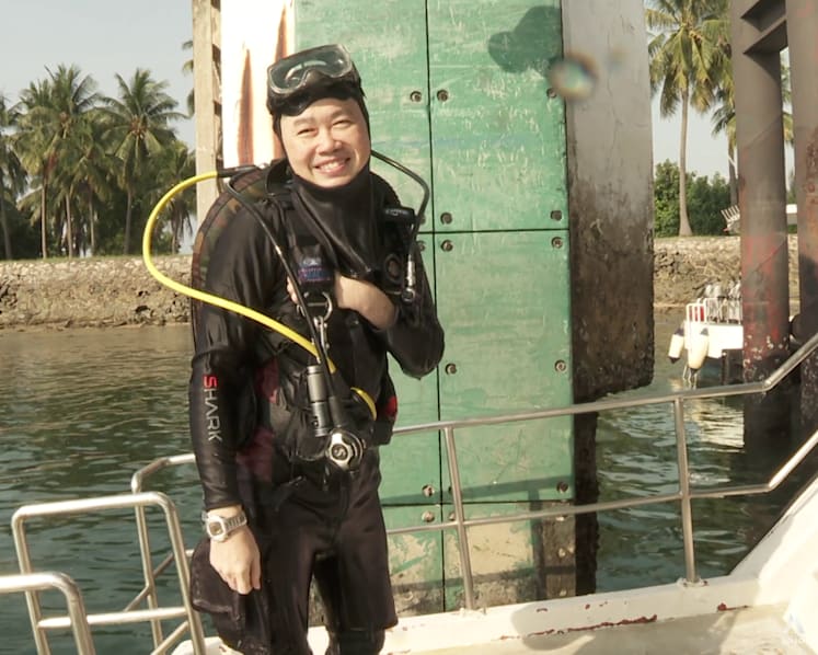 Our waters aren’t ‘boring’: Meet the disabled diver who photographs Singapore’s sea critters