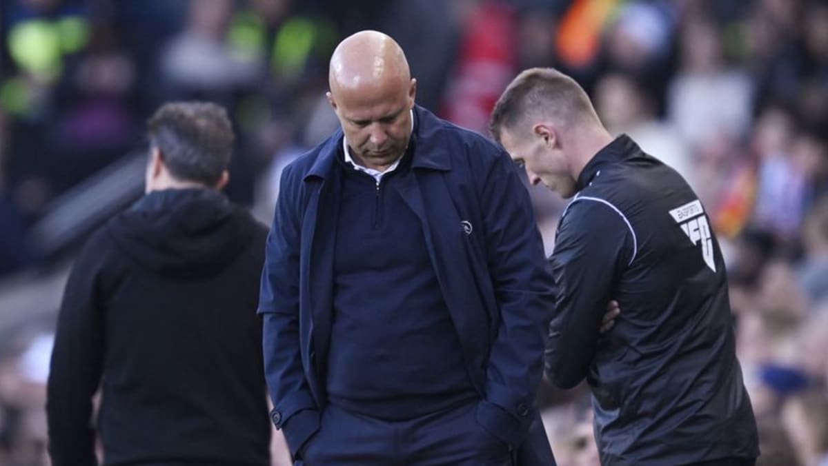 Slot denies Liverpool complacent after error-strewn Fulham defeat