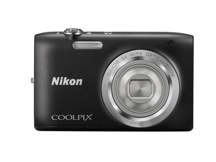 Nikon announces new DSLR with retractable kit lens