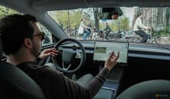Dutch road authority says 40,000 Teslas in the Netherlands using 'self-driving' software