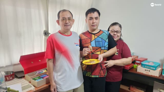 月饼包装获第二生命 自闭人士巧手制成标签