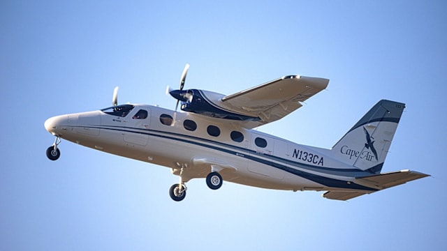 开普客机舱门空中意外开启 紧急折返