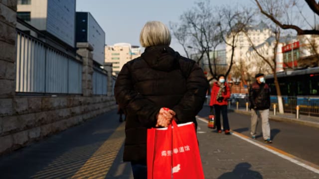 将用15年渐进式落实 中国明年起提高退休年龄