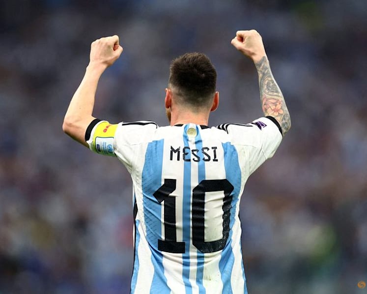 Reactions to Argentina's Messi ending international career
