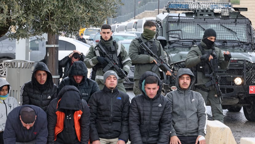 Masjid Al-Aqsa nyaris kosong semasa solat Jumaat akibat sekatan Israel