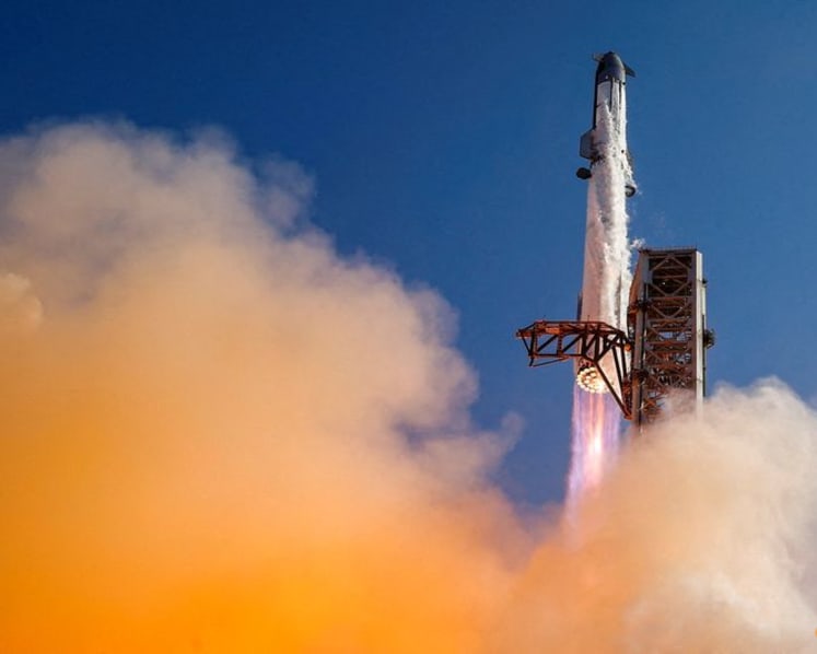 SpaceX plans next Starship launch as soon as this month, catching it on land