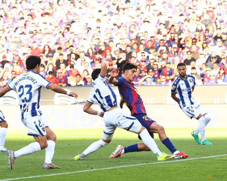 Barcelona return to LaLiga summit with 3-0 win over Levante