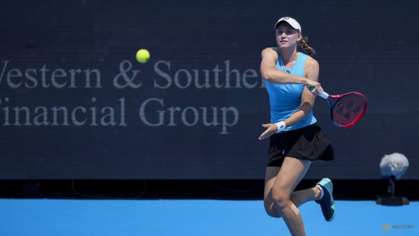 Rybakina upsets Sabalenka to reach Cincinnati Open semis, Alcaraz through