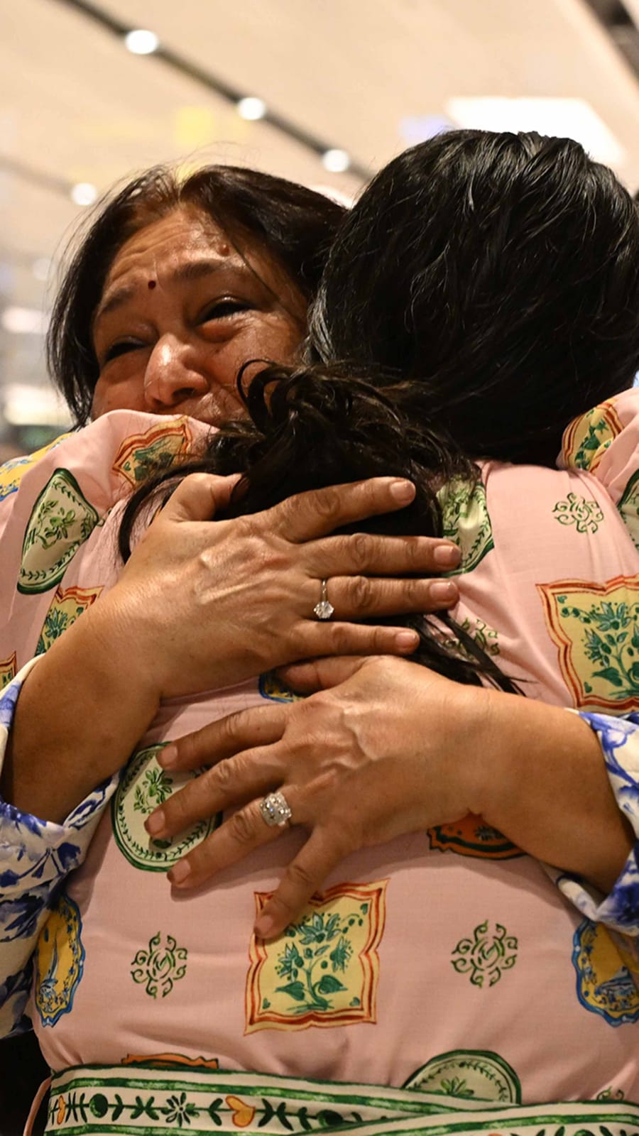 ‘Very relieved’: Passengers on first Dubai-Singapore flight since Middle East war began recount stressful journey home