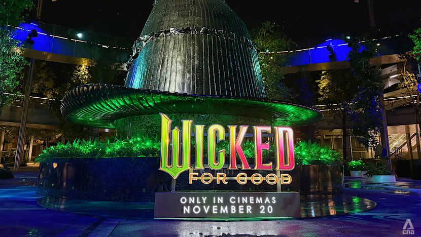Sentosa berubah wajah jadi dunia 'Wicked' — Pengalaman imersif bertema sepanjang musim cuti sekolah!