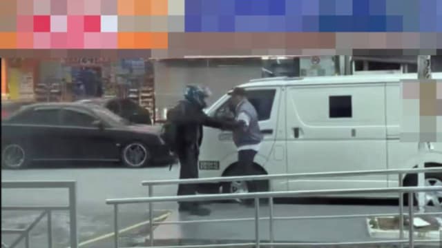 马国男子企图抢劫运钞车未遂 疑持枪逼退保安