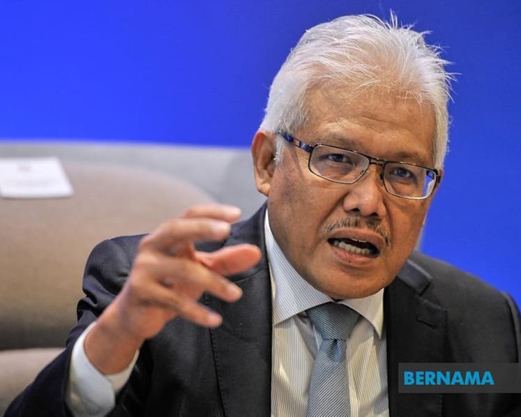 Investigators from Malaysia's tax agency raid home of opposition leader Hamzah Zainudin