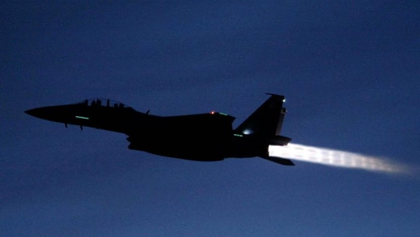 Singapore scrambles fighter jets after bomb threat on Air India Express flight Singapore scrambles fighter jets after bomb threat on Air India Express flight