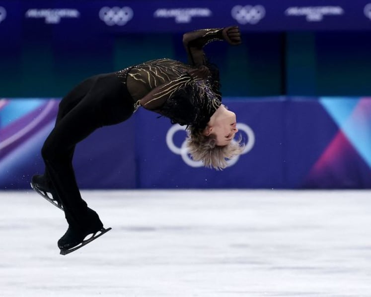 Figure skating-Former Olympians rally round Malinin after shattering defeat