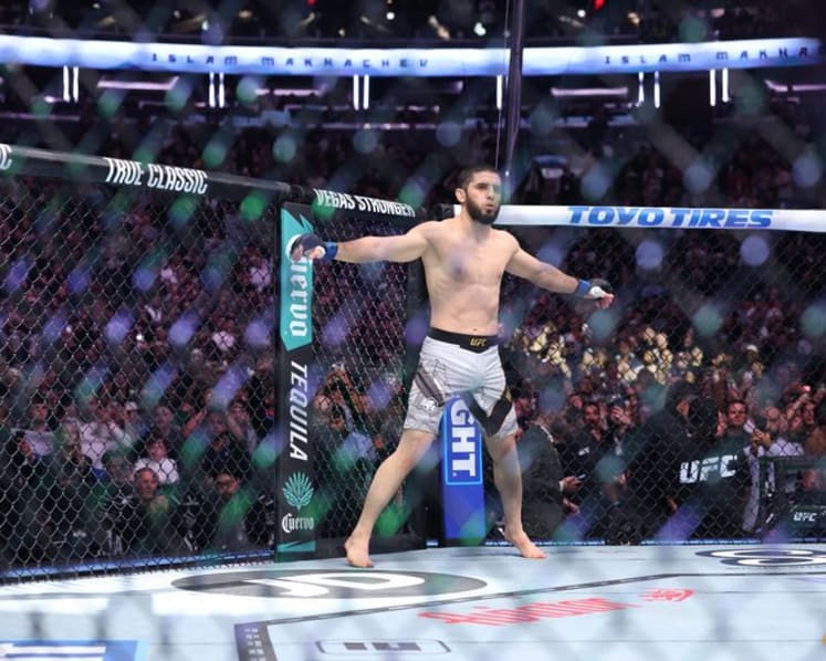 Makhachev claims UFC welterweight belt with dominant win over Della Maddalena