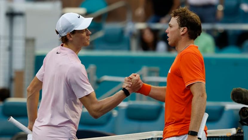 Red-hot Sinner overcomes Michelsen to reach Miami quarters