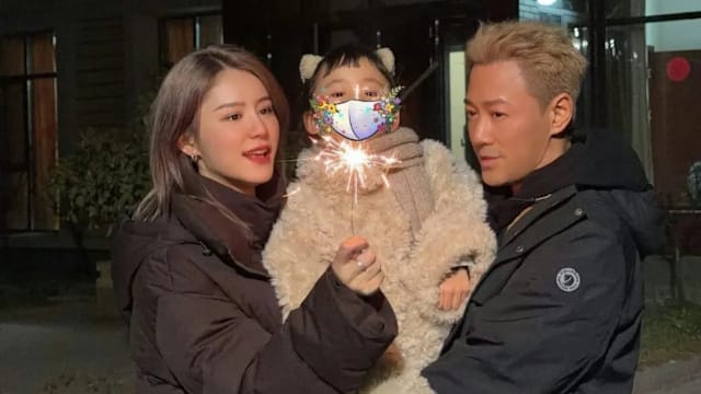 林峯陪张馨月回娘家过年　女儿罕见曝光正面！