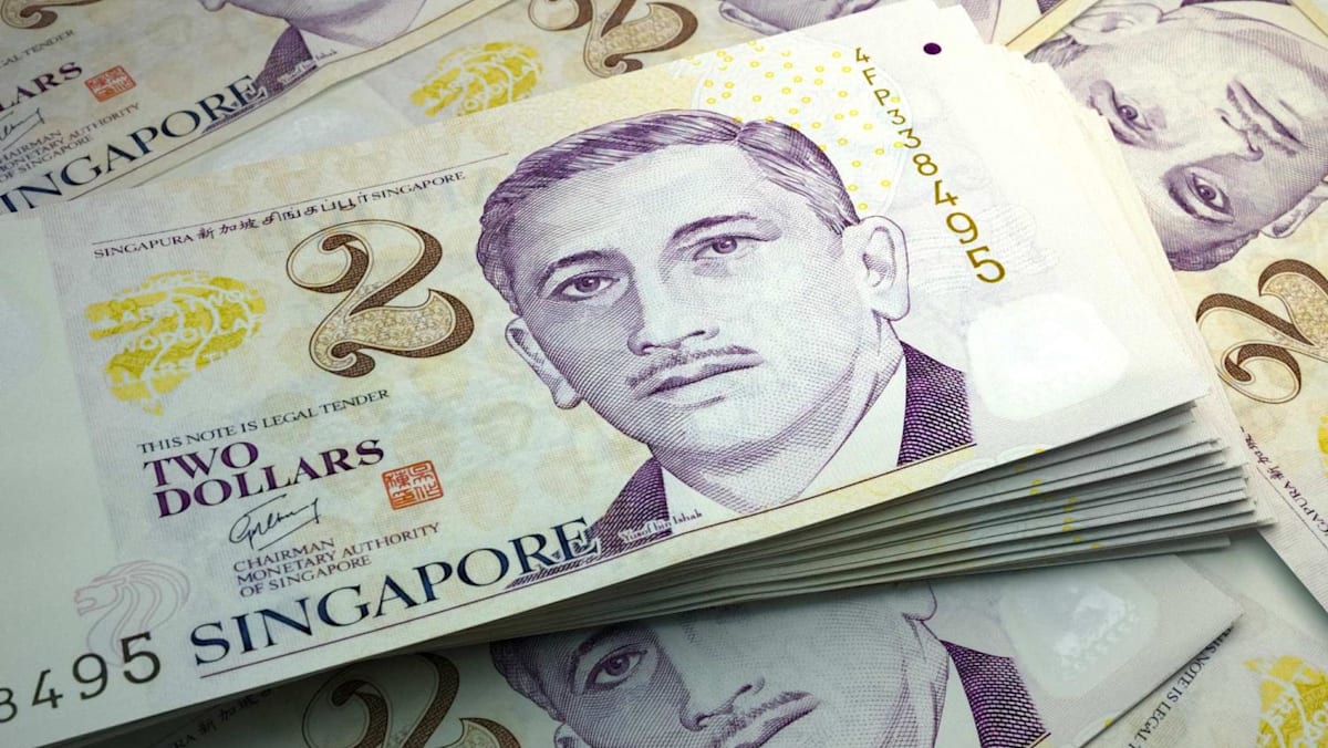 Choose fit-for-gifting notes or digital red packets for Chinese New Year,  says MAS - CNA