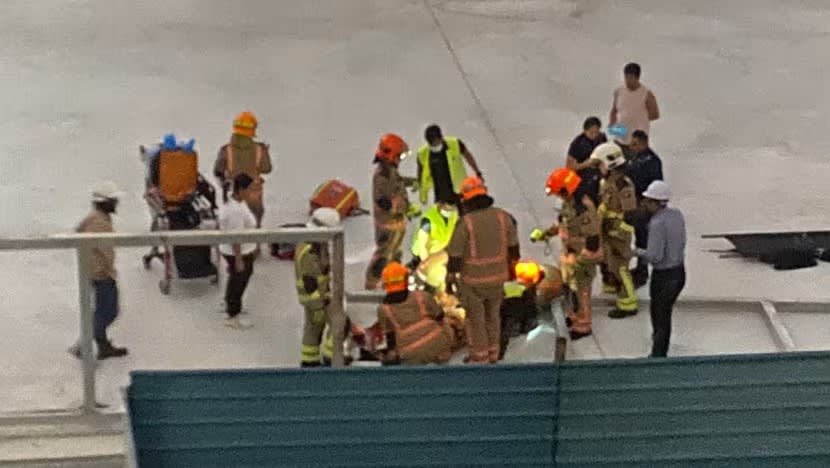Pekerja binaan maut dihempap rangka pagar besi di Yishun Pekerja binaan maut dihempap rangka pagar besi di Yishun