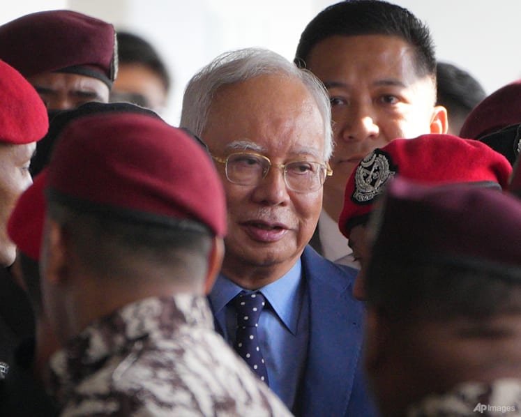 UMNO cancels pro-Najib rally on Jan 6 following royal decree and police warning, but PAS sticks to plan