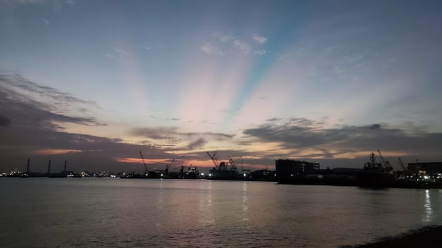 【笔耕园地】乌云与彩虹