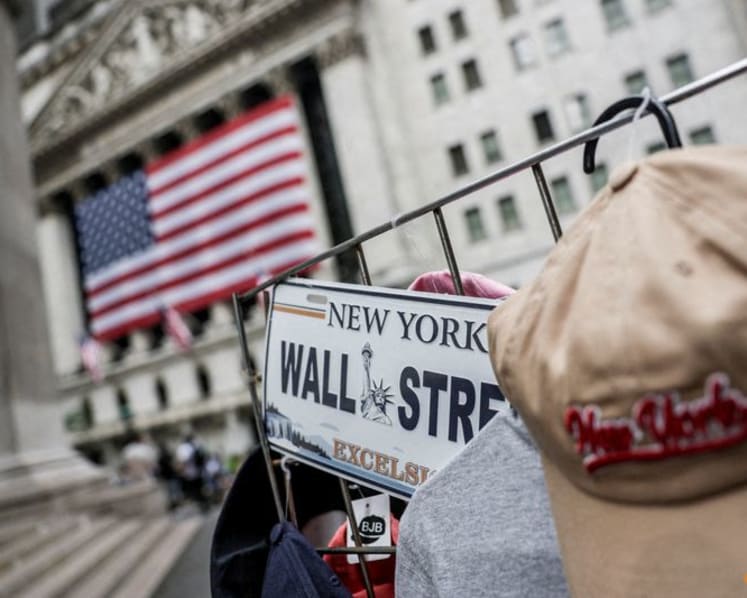 Global equity fund inflows rise as investors add tech stocks after market dip 