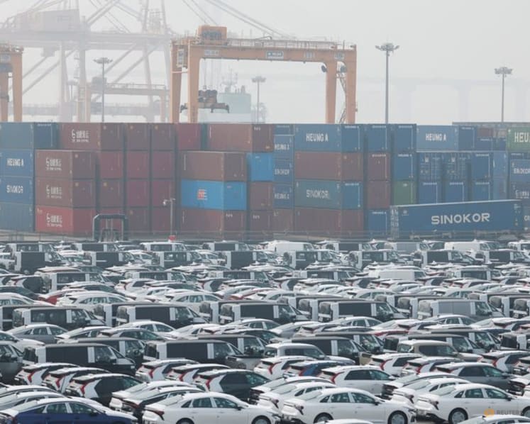 South Korea export growth seen easing but chip boom to hold