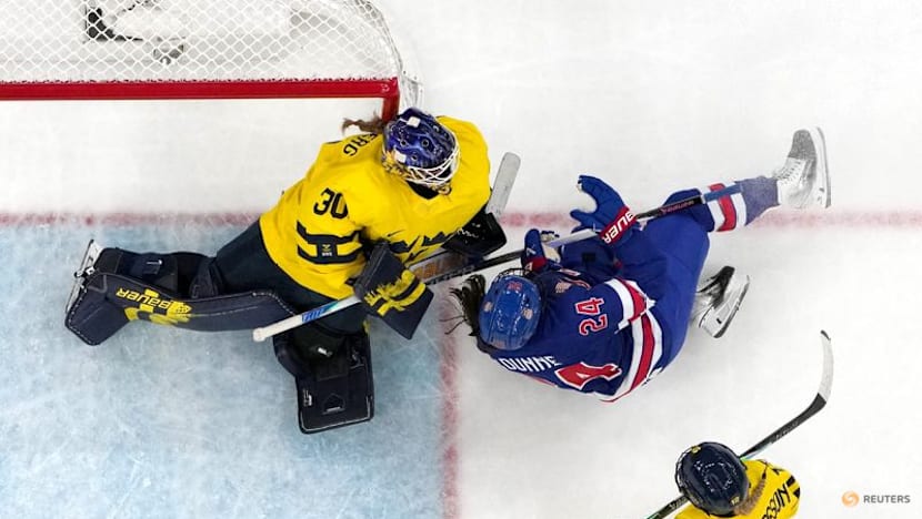 Ice hockey-US slam door on Sweden to reach women's final with Canada