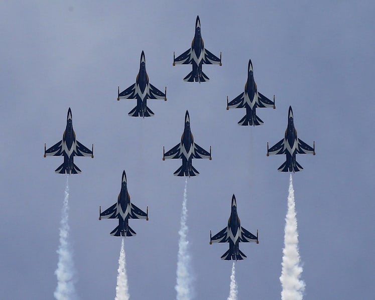 Singapore Airshow promises aerobatics spectacle