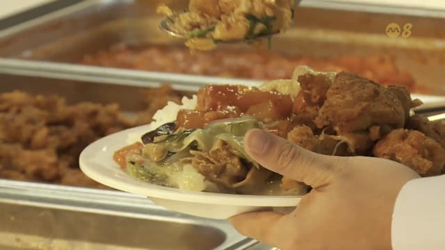 前线追踪 | 8元杂菜饭自助餐 任你拿满一整盘! 前线追踪 | 8元杂菜饭自助餐 任你拿满一整盘!