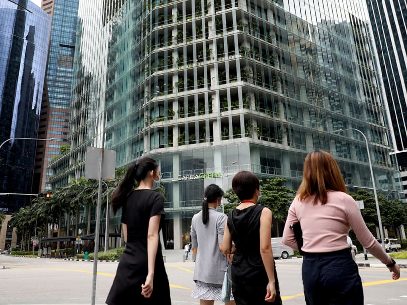 Civil servants to receive 1-month year-end bonus for ‘hard work’ during Covid-19 crisis: PSD