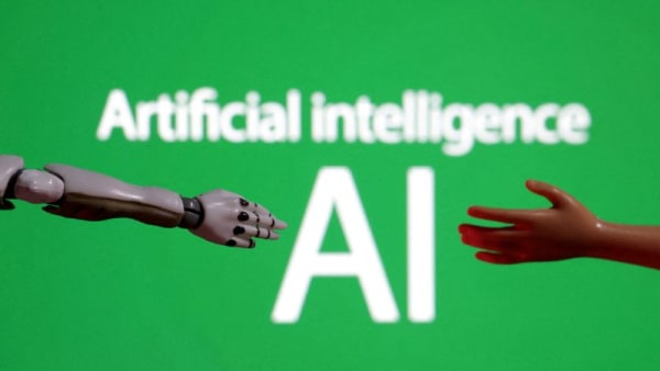 French startup Mistral launches chatbot for companies, triples revenue in 100 days - Channel News Asia (Picture 2)