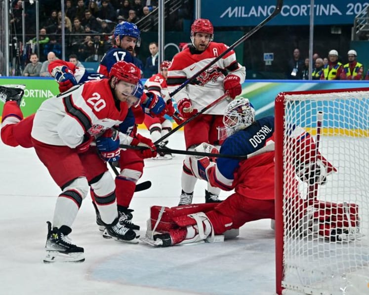 Ice hockey-Czech Republic down Denmark to set up Canada meeting in quarters