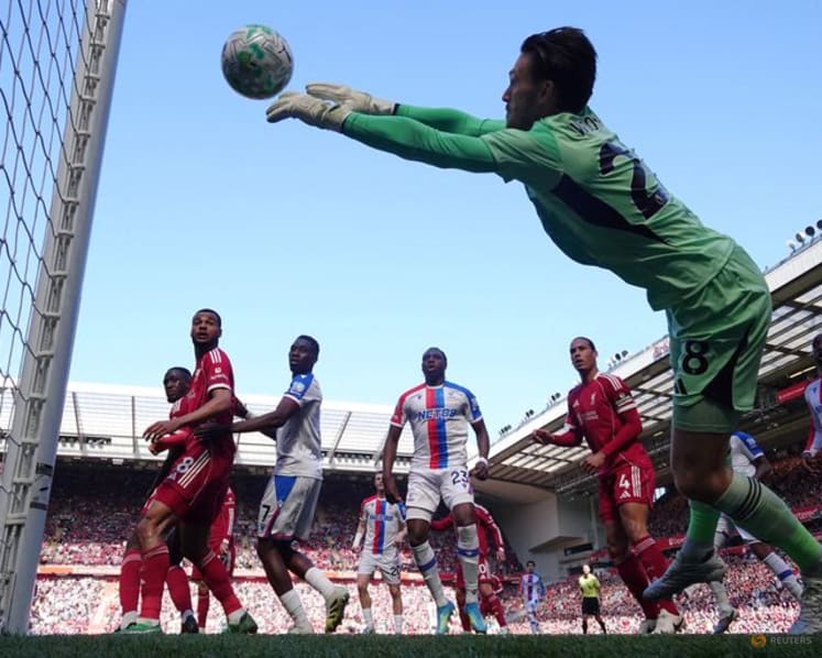 Liverpool edge closer to Champions League but Salah injury clouds Palace win
