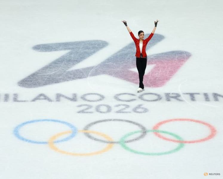Figure skating-Russian teen Petrosian dazzles in Olympic figure skating debut