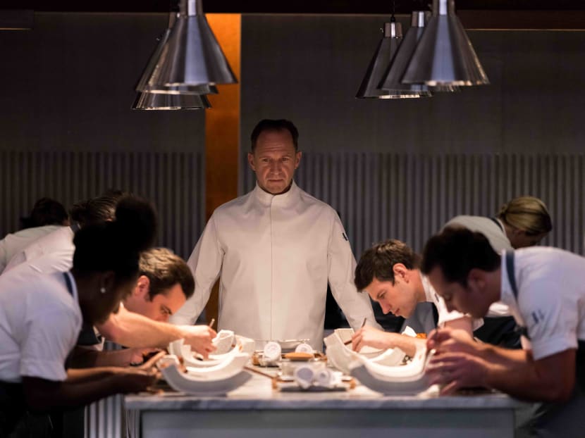 The Menu Review: The Ralph Fiennes-Starring Culinary Horror Is Tasty & Nasty