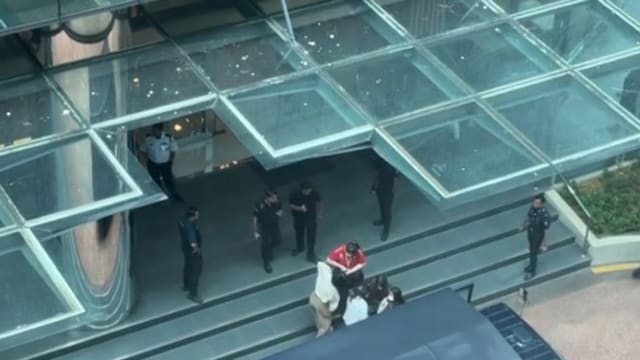 称总部在新加坡 马警扫荡非法外汇交易公司捕逾400男女