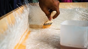 பாலஸ்தீனர்களுக்குக் கண்ணாடி இழை வீடுகள்