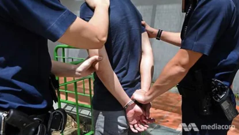 Polis S'pura, M'sia padu tenaga lebur sindiket penipuan cinta internet; mangsa ditipu S$400,000 Polis S'pura, M'sia padu tenaga lebur sindiket penipuan cinta internet; mangsa ditipu S$400,000