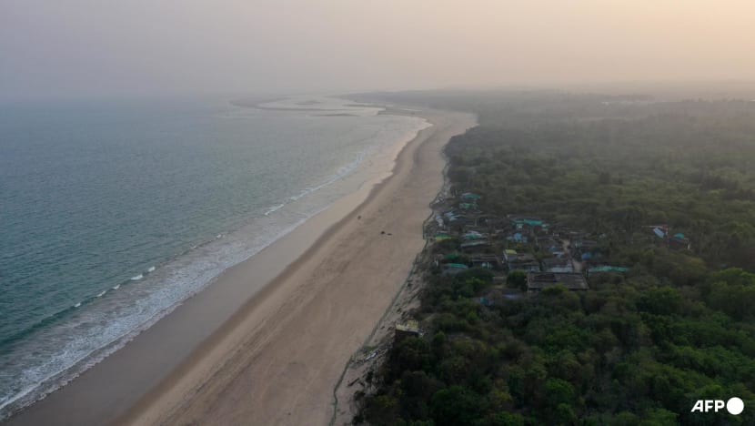 Schools shut, tourists asked to leave as eastern India braces for cyclone Schools shut, tourists asked to leave as eastern India braces for cyclone